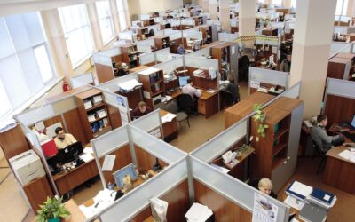 EL PERSONAL SUBROGADO PROCEDENTE DE LA REVERSIÓN A LA ADMINISTRACIÓN DE UN SERVICIO PÚBLICO TIENE LA CONDICIÓN DE PERSONAL LABORAL