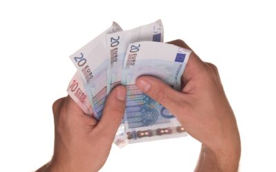 EL DINERO EN EFECTIVO, LA ALTERNATIVA EN CASOS DE EMERGENCIA COMO EL RECIENTE APAGÓN